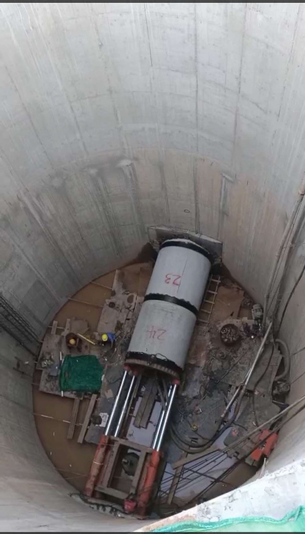 2020年6月10号泥水平衡穿越南水北调顶管.jpg